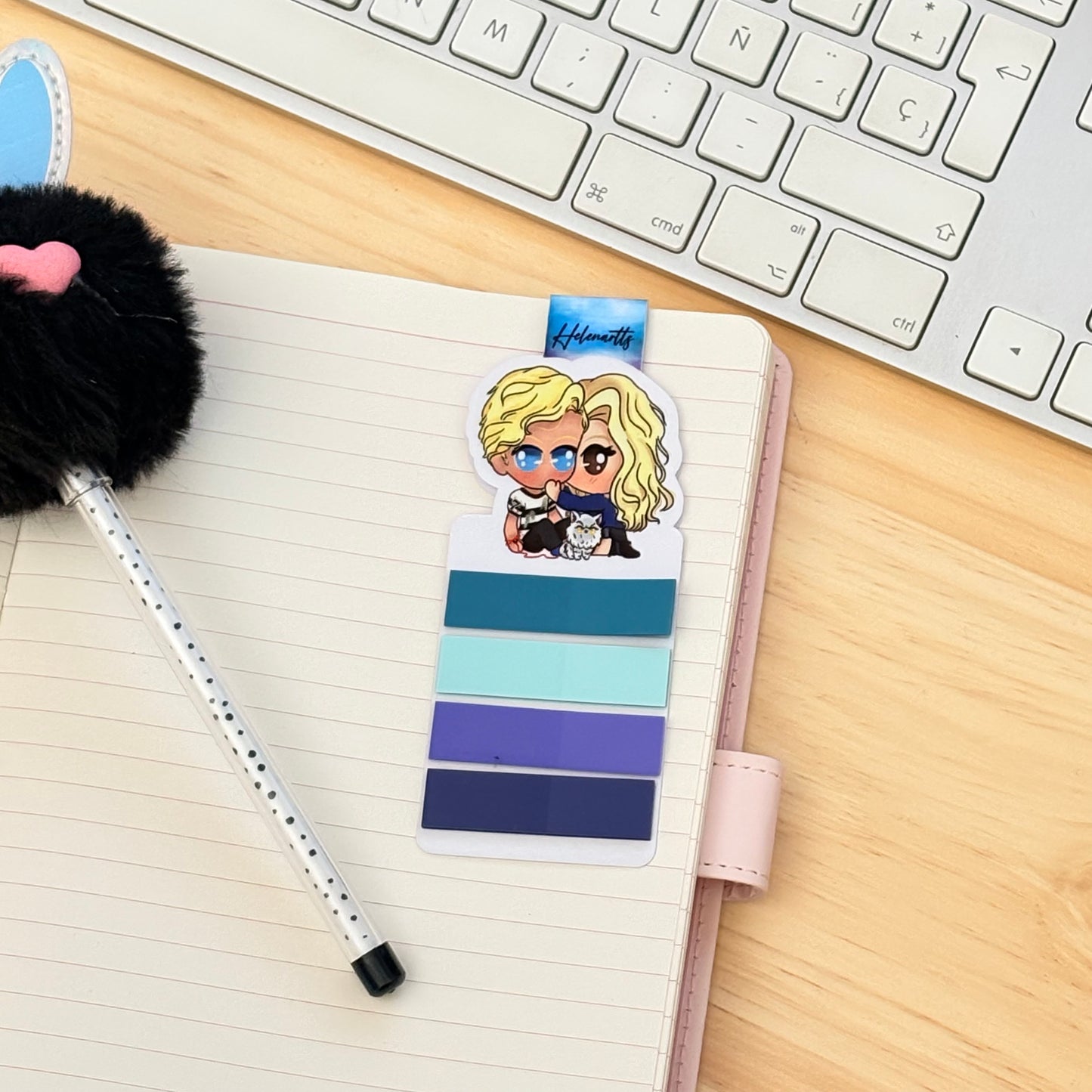 Marcapáginas magnético Mini porta Post-it's Claire & Gibs - Los chicos de Tommen.